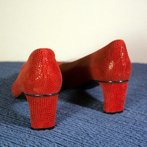 Red Suede Kitten Heels - Picture 2 of 3